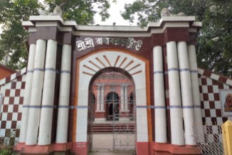 Gate of Radha-Ballav Jiu Temple